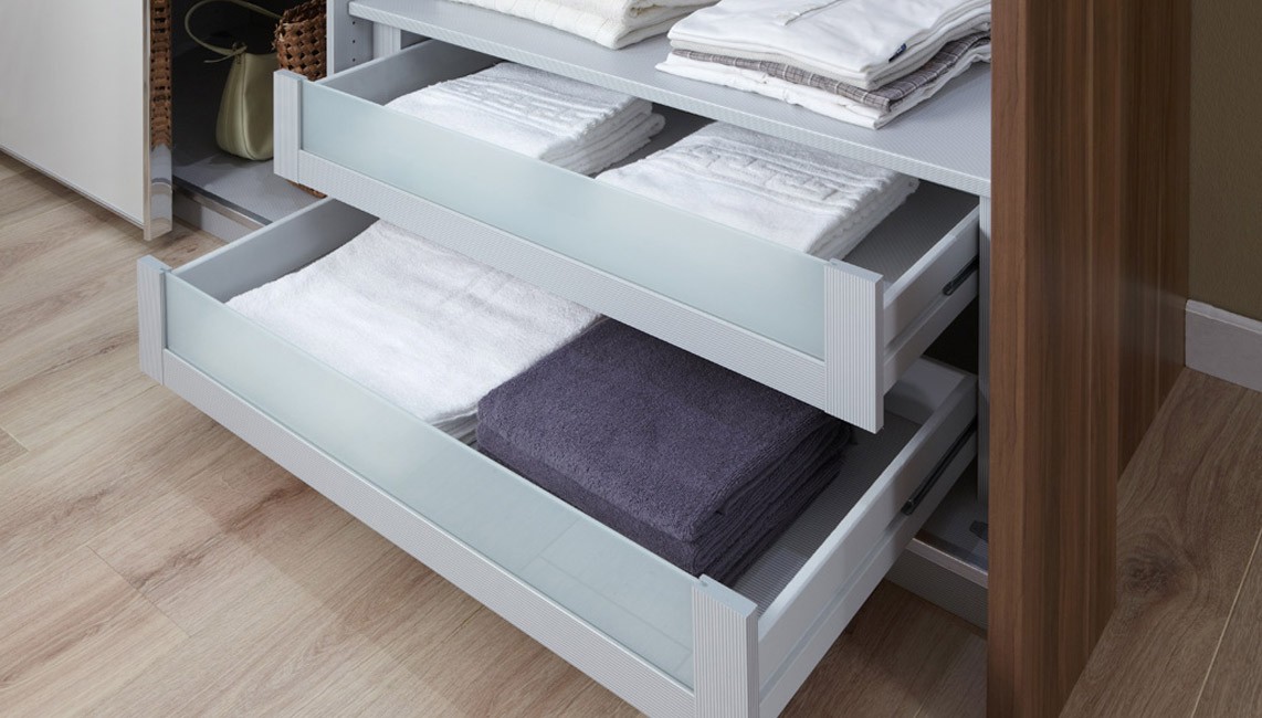Drawer-Unit-with-Glass-Front  