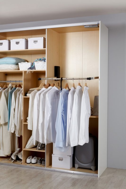 Wardrobe-Pull-Down-Down-533x800  