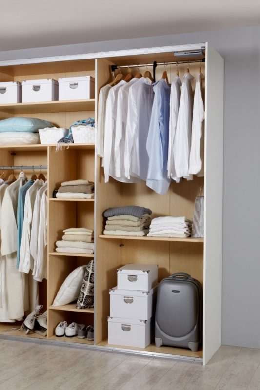 Wardrobe-Pull-Down-Up-533x800  
